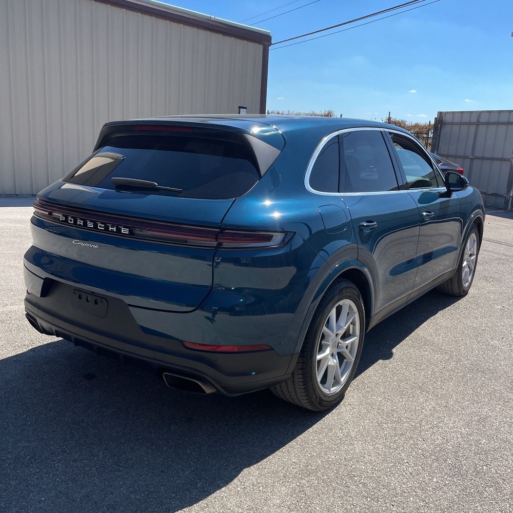2024 Porsche Cayenne Base
