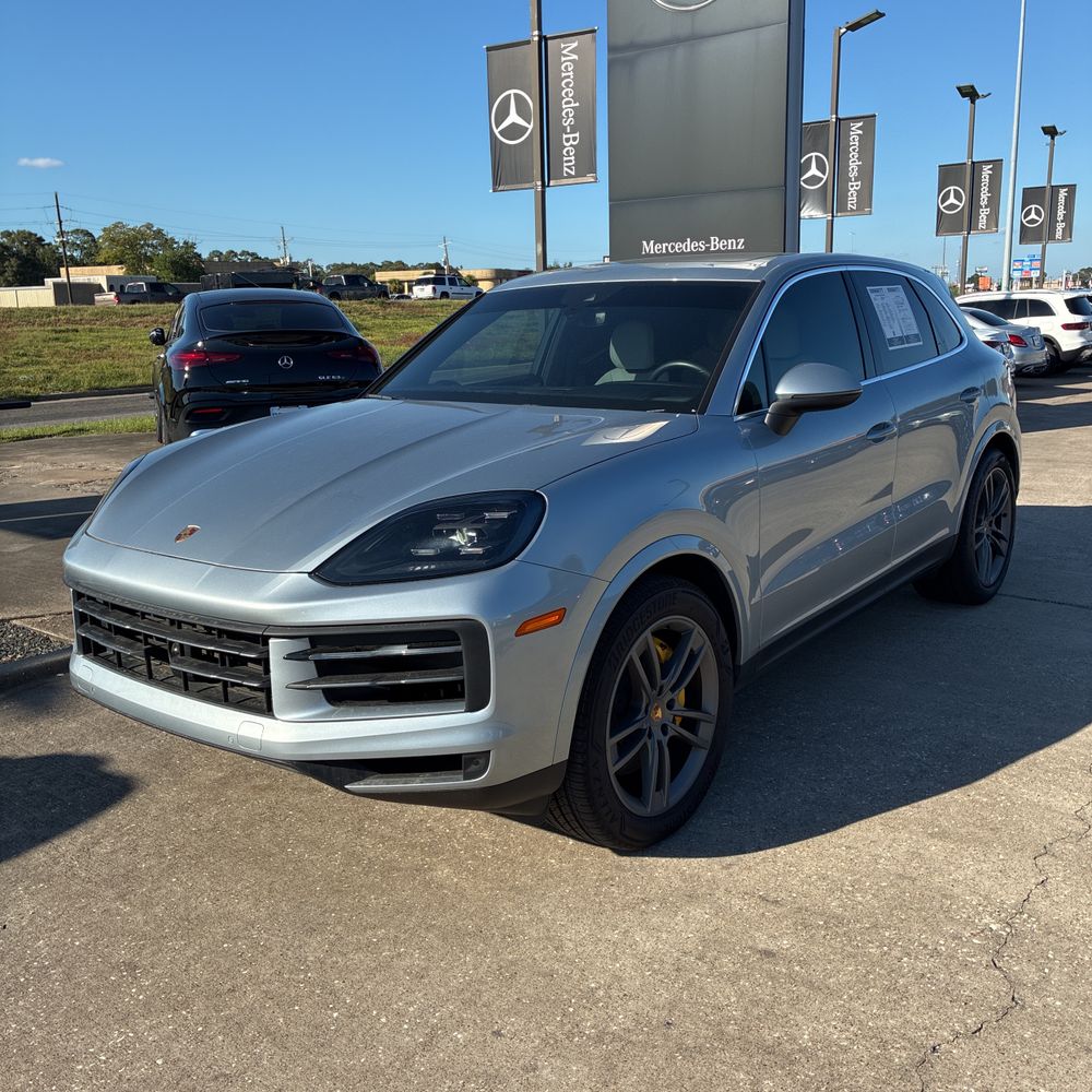 2024 Porsche Cayenne Base