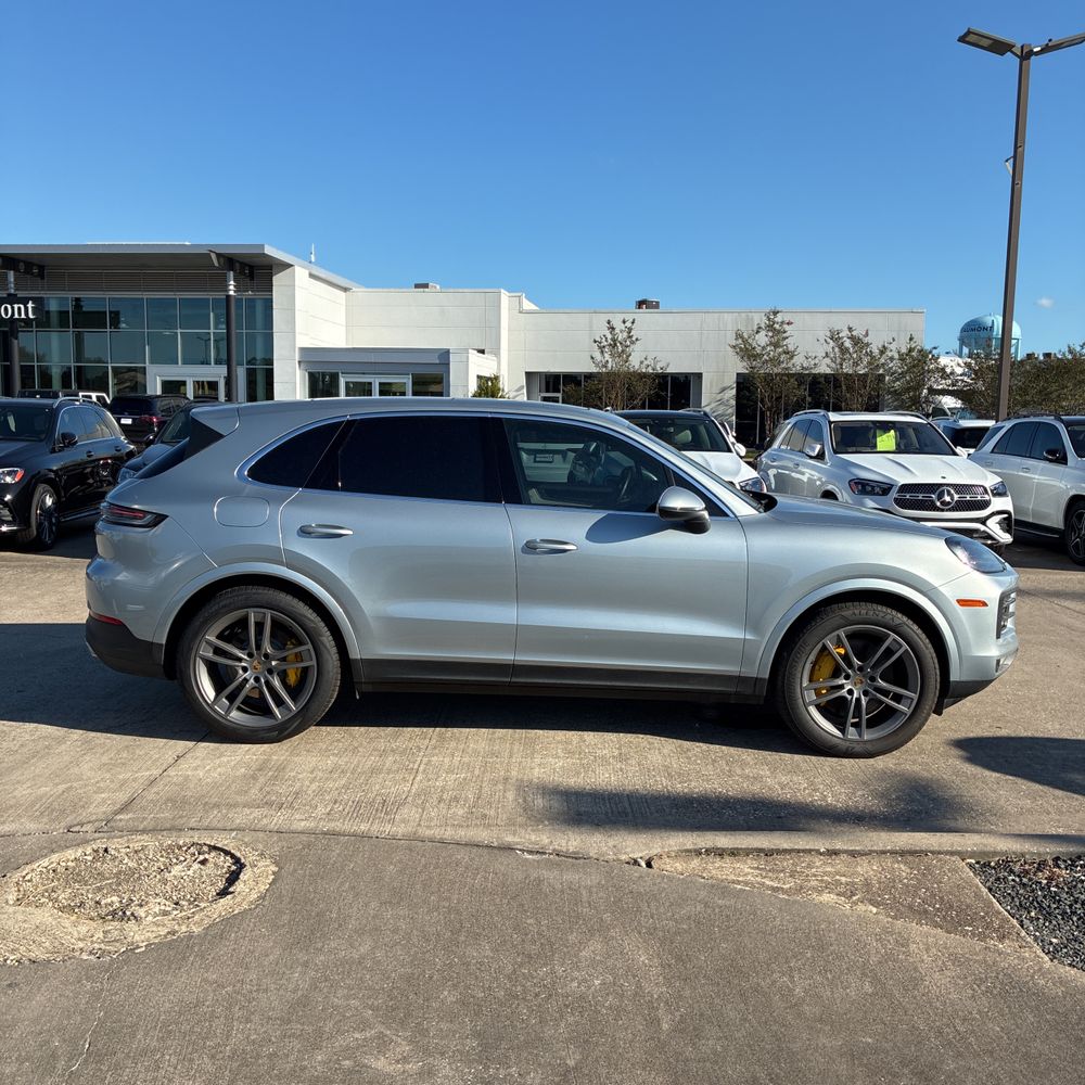 2024 Porsche Cayenne Base