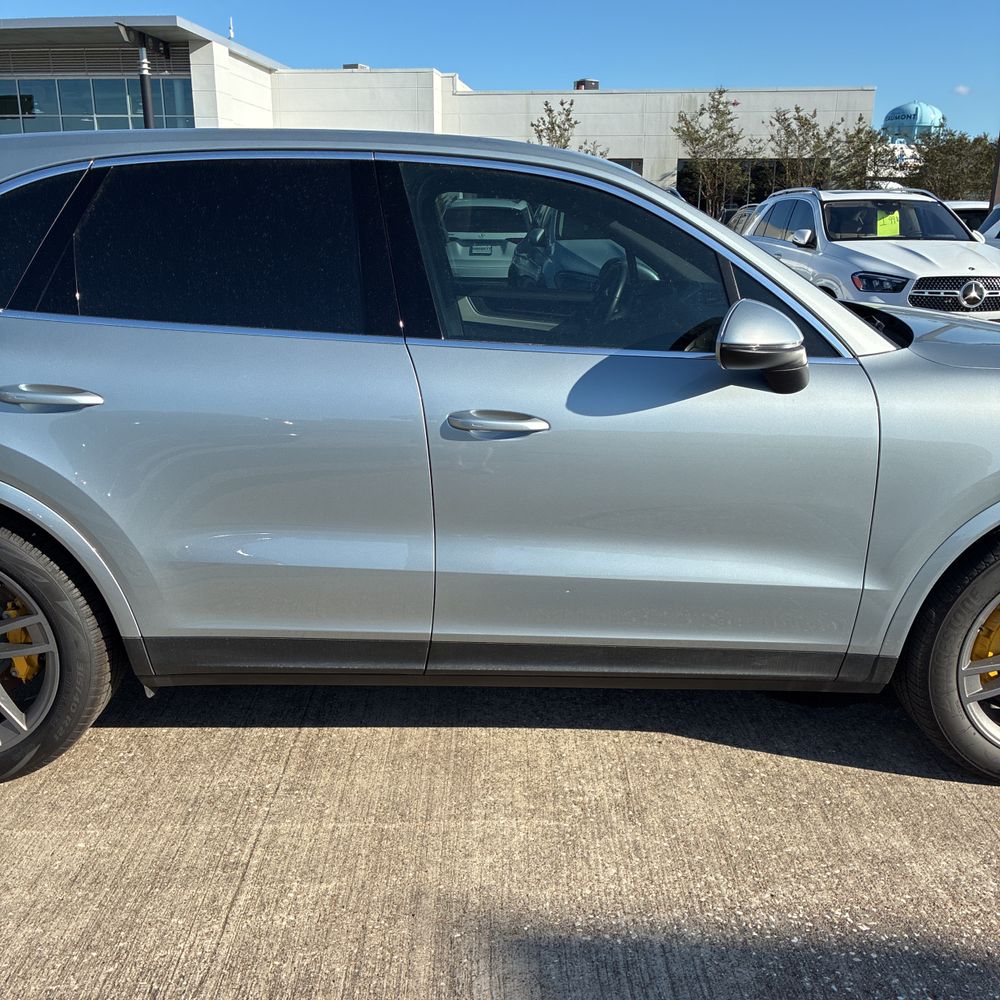 2024 Porsche Cayenne Base