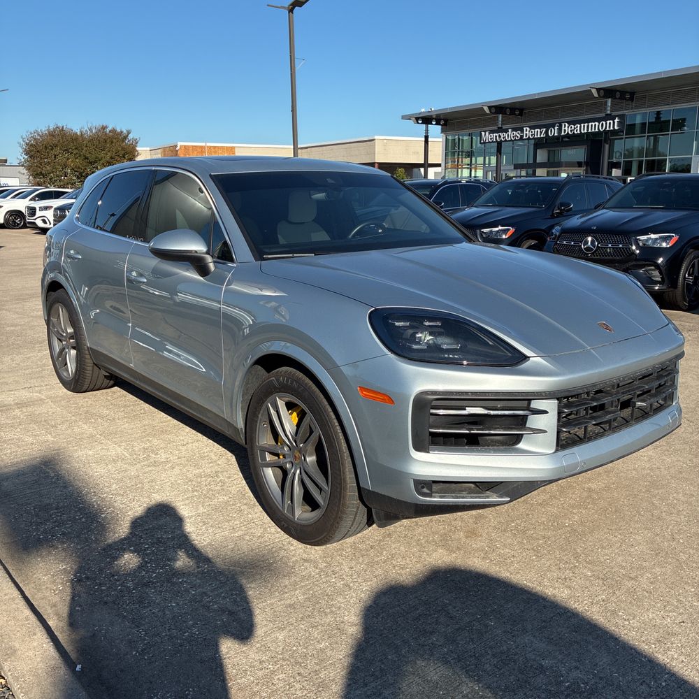 2024 Porsche Cayenne Base