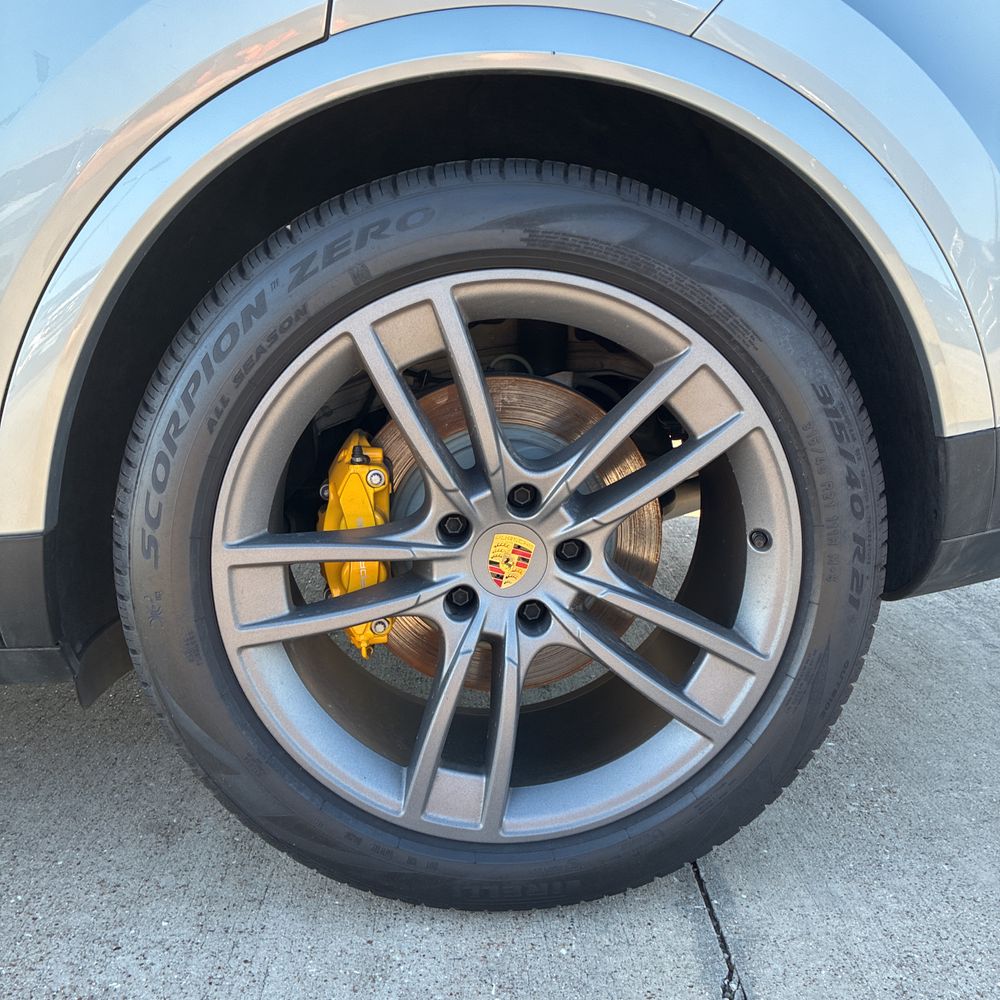 2024 Porsche Cayenne Base