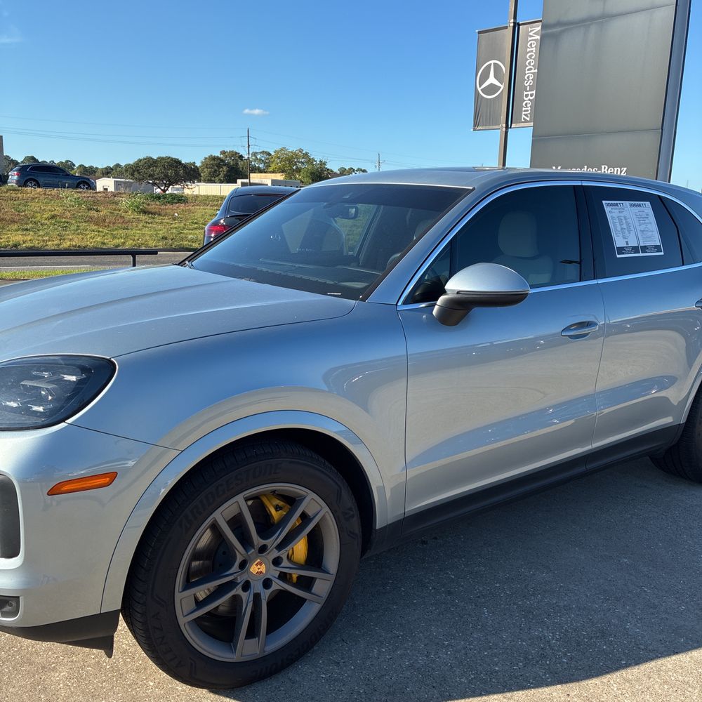 2024 Porsche Cayenne Base