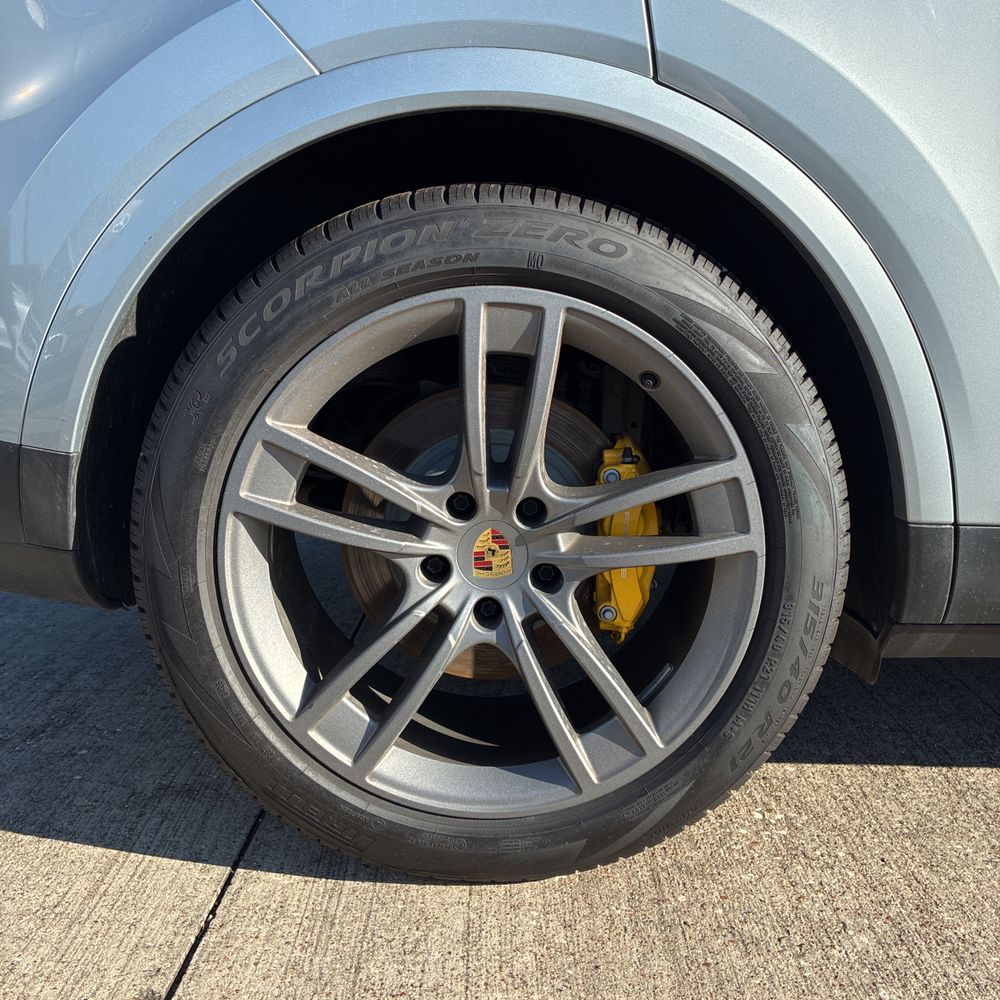 2024 Porsche Cayenne Base
