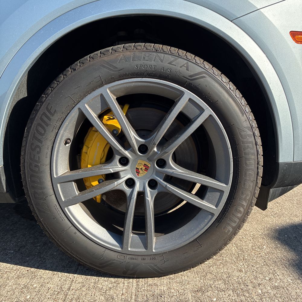 2024 Porsche Cayenne Base