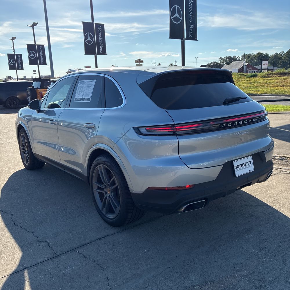 2024 Porsche Cayenne Base
