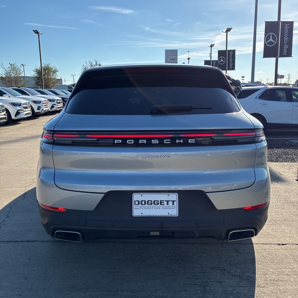 2024 Porsche Cayenne Base