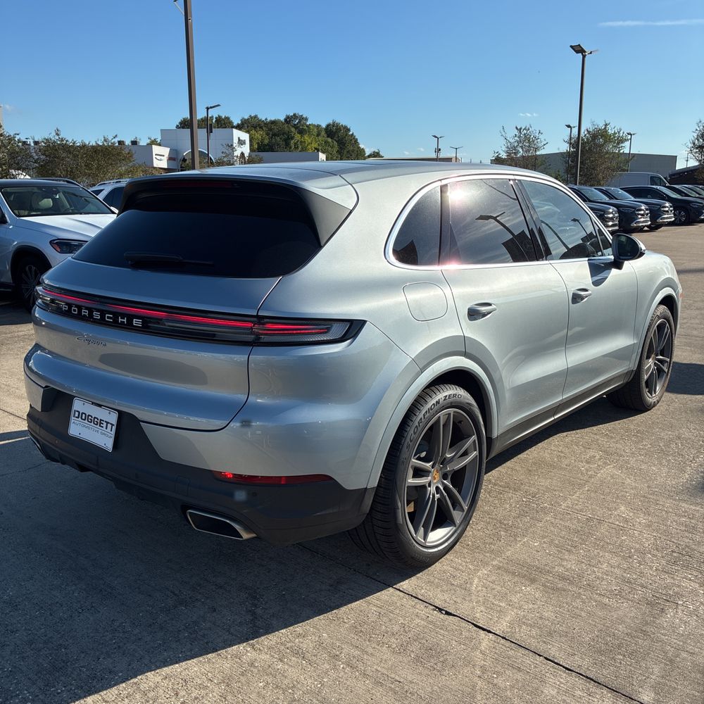 2024 Porsche Cayenne Base