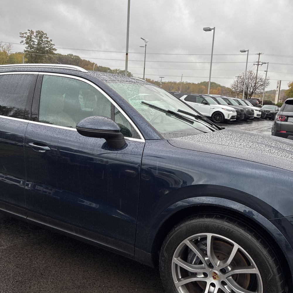 2024 Porsche Cayenne Base