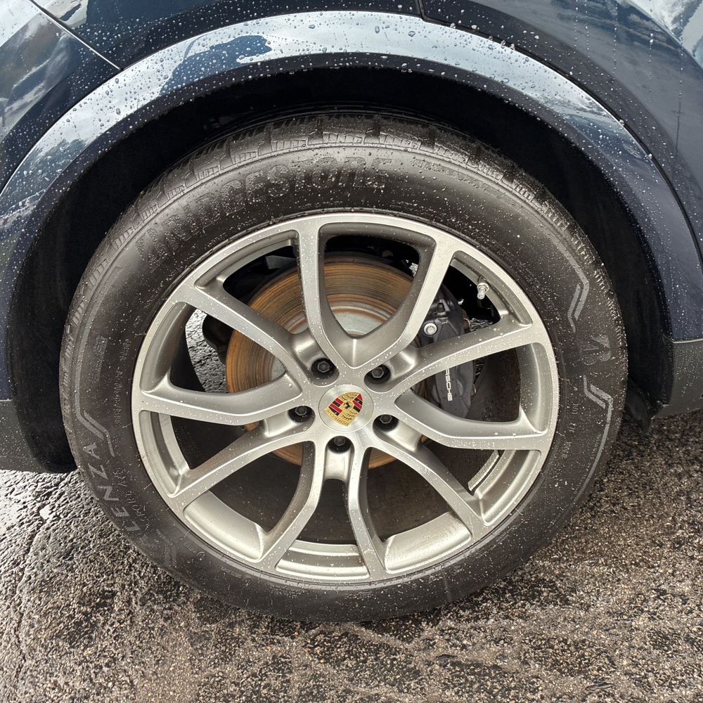 2024 Porsche Cayenne Base