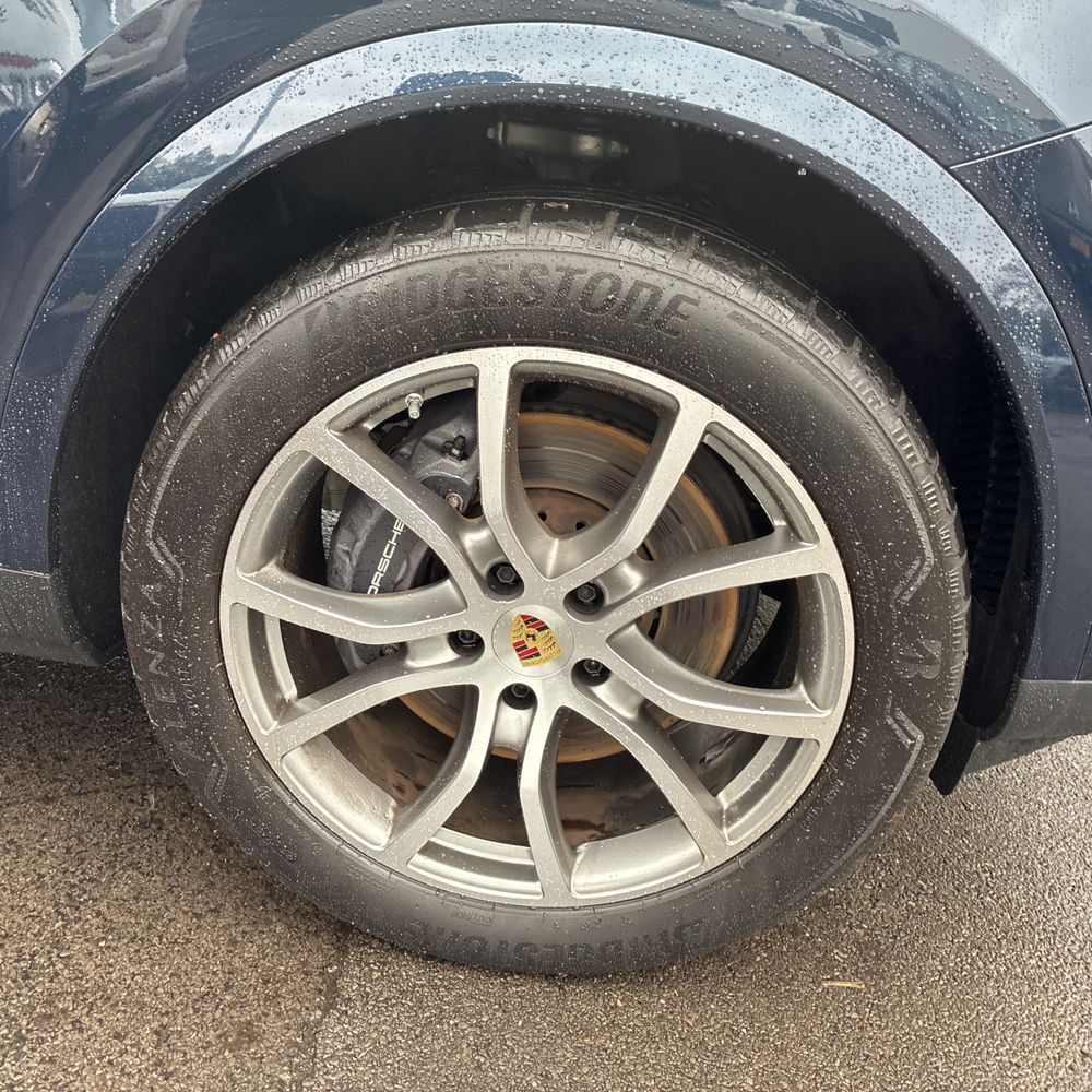 2024 Porsche Cayenne Base