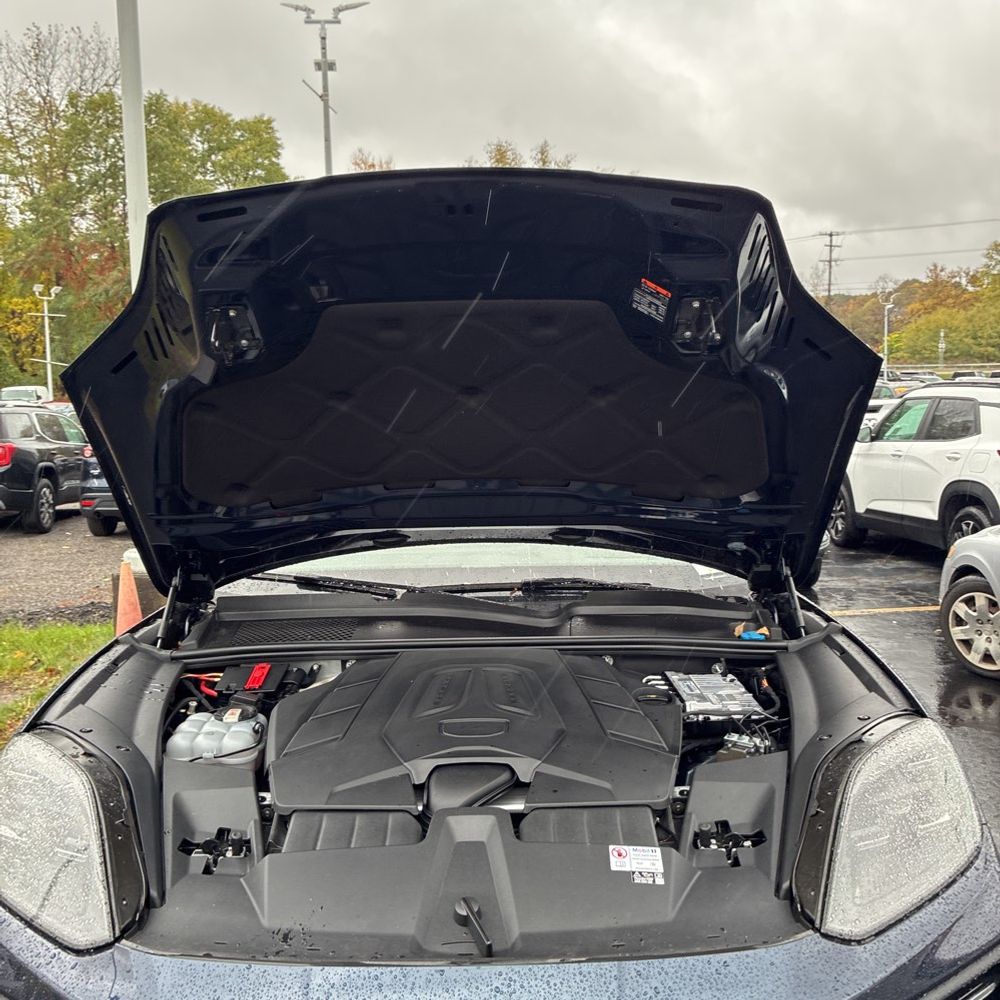 2024 Porsche Cayenne Base