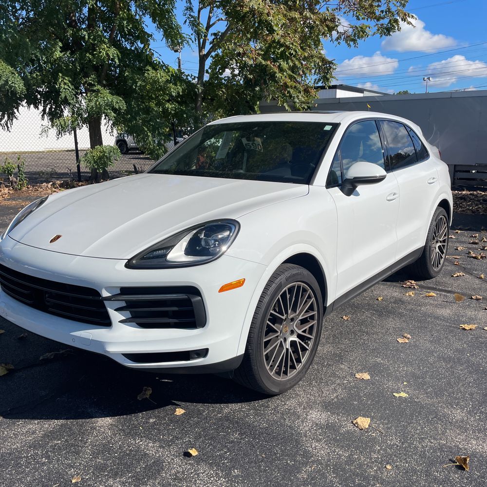 2023 Porsche Cayenne Platinum Edition