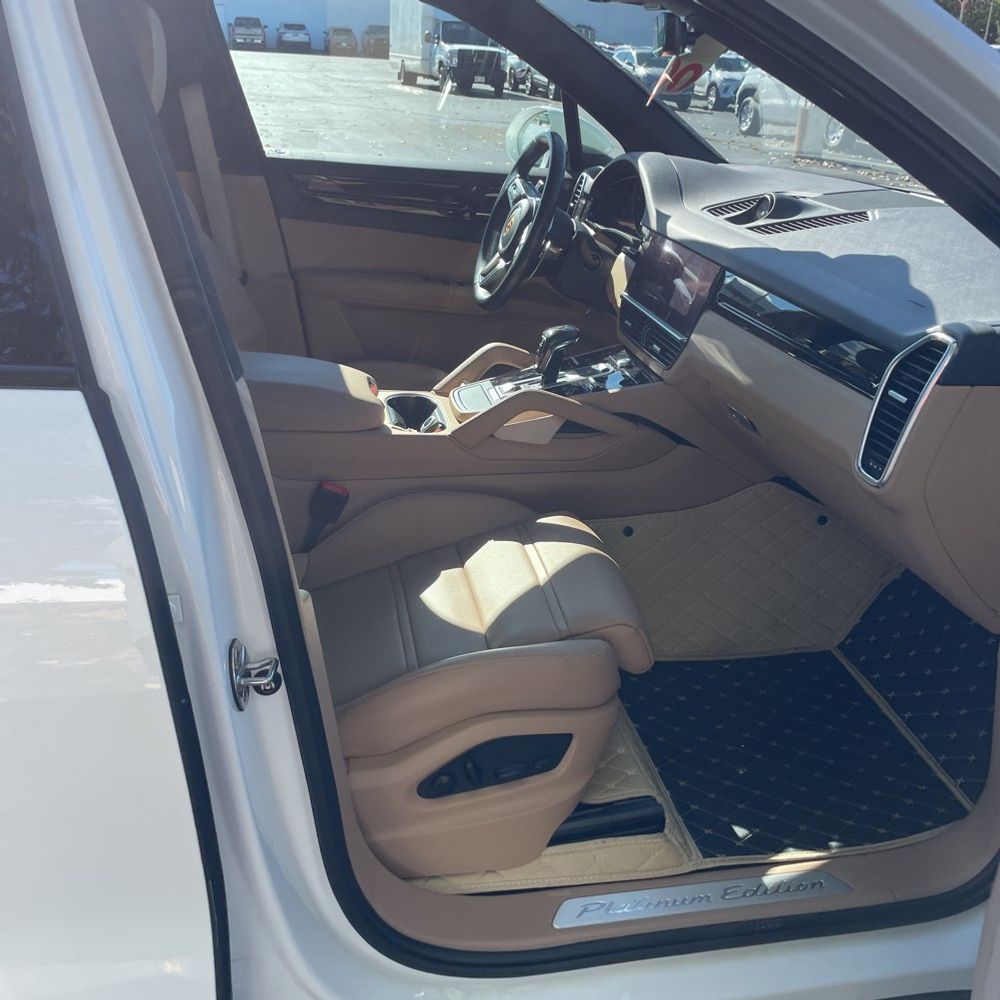2023 Porsche Cayenne Platinum Edition
