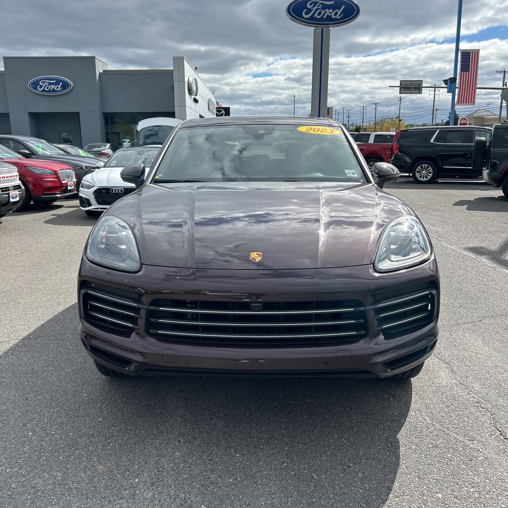 2023 Porsche Cayenne Base