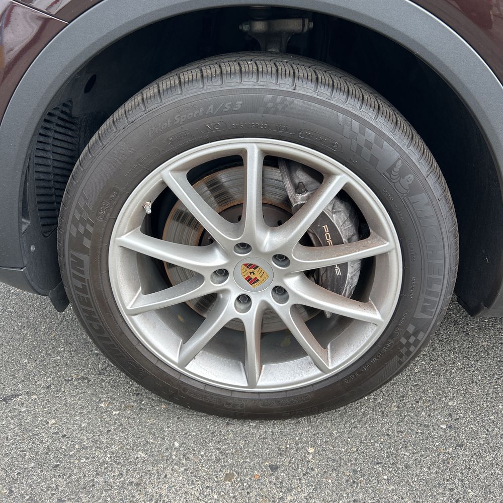 2023 Porsche Cayenne Base