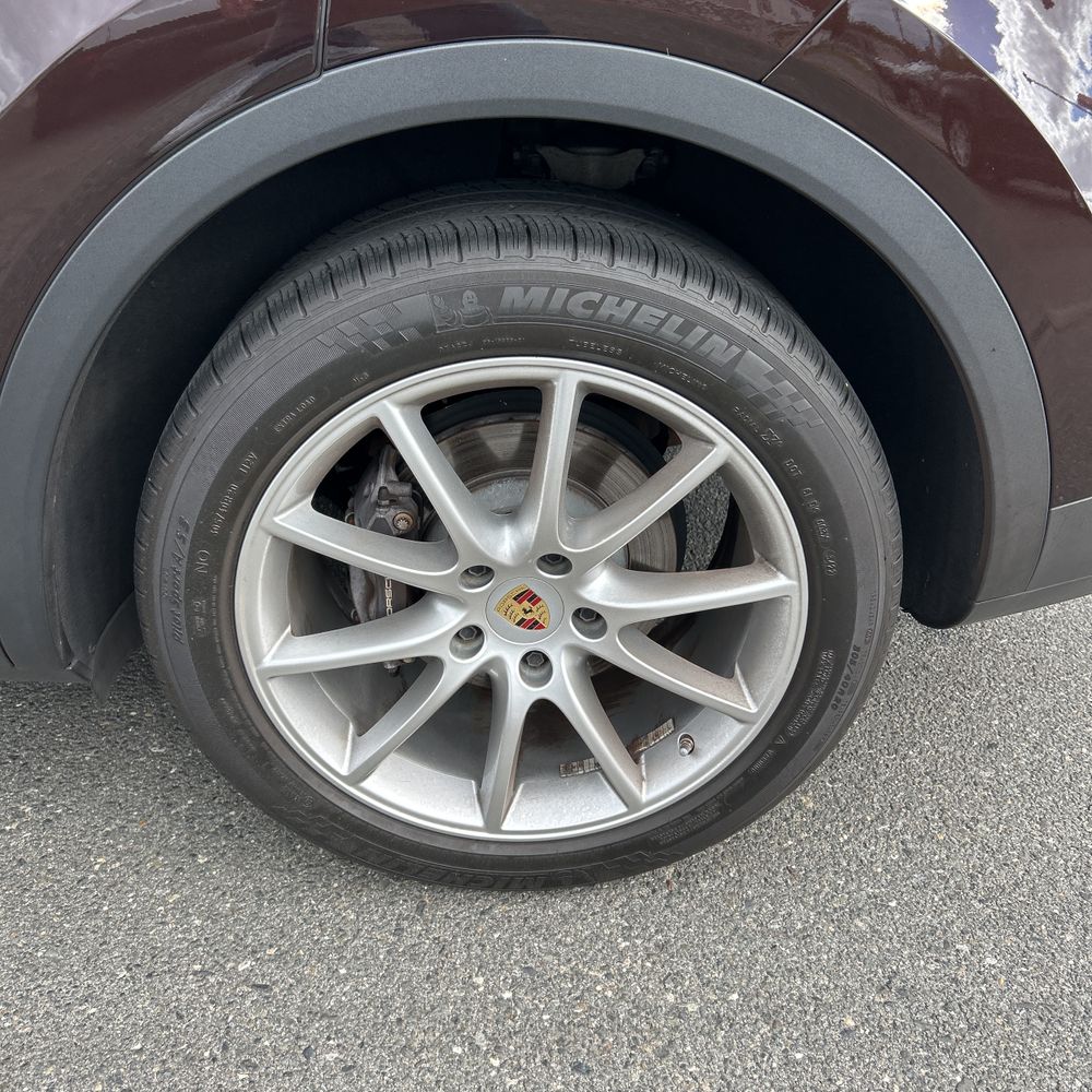 2023 Porsche Cayenne Base