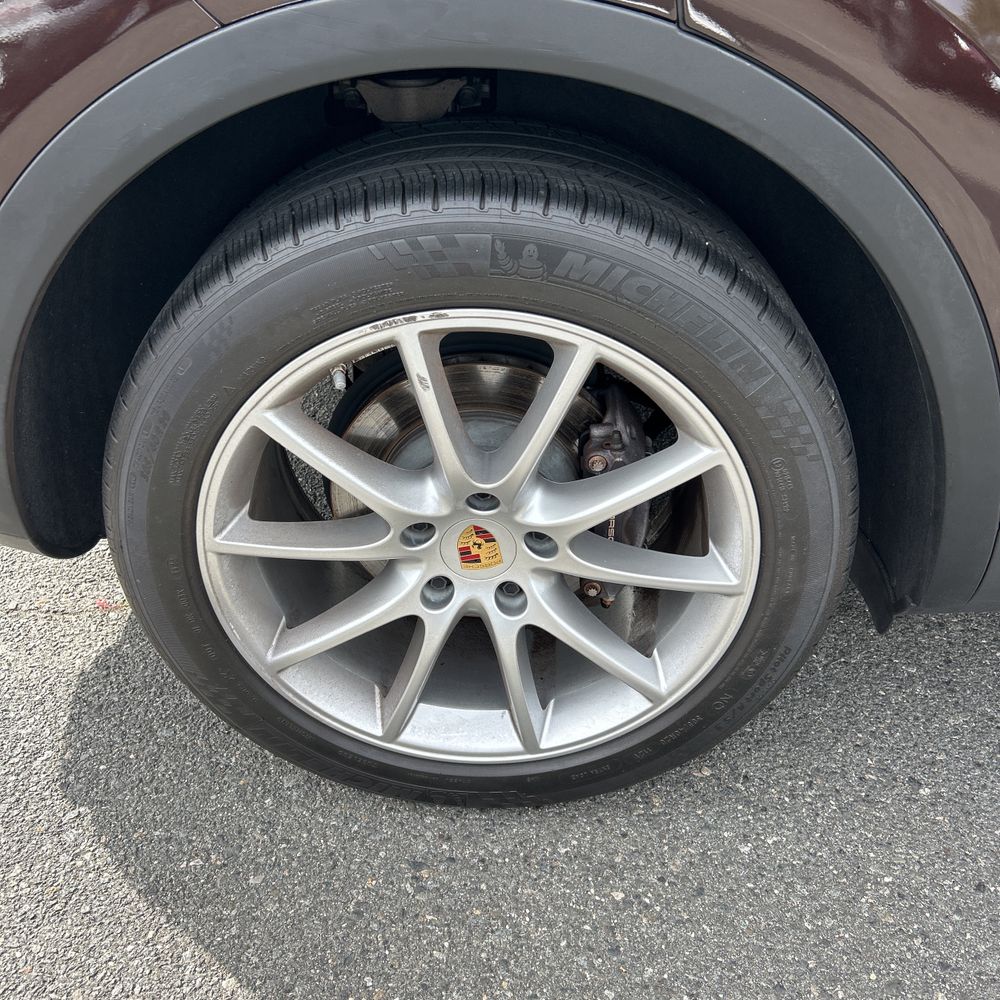 2023 Porsche Cayenne Base