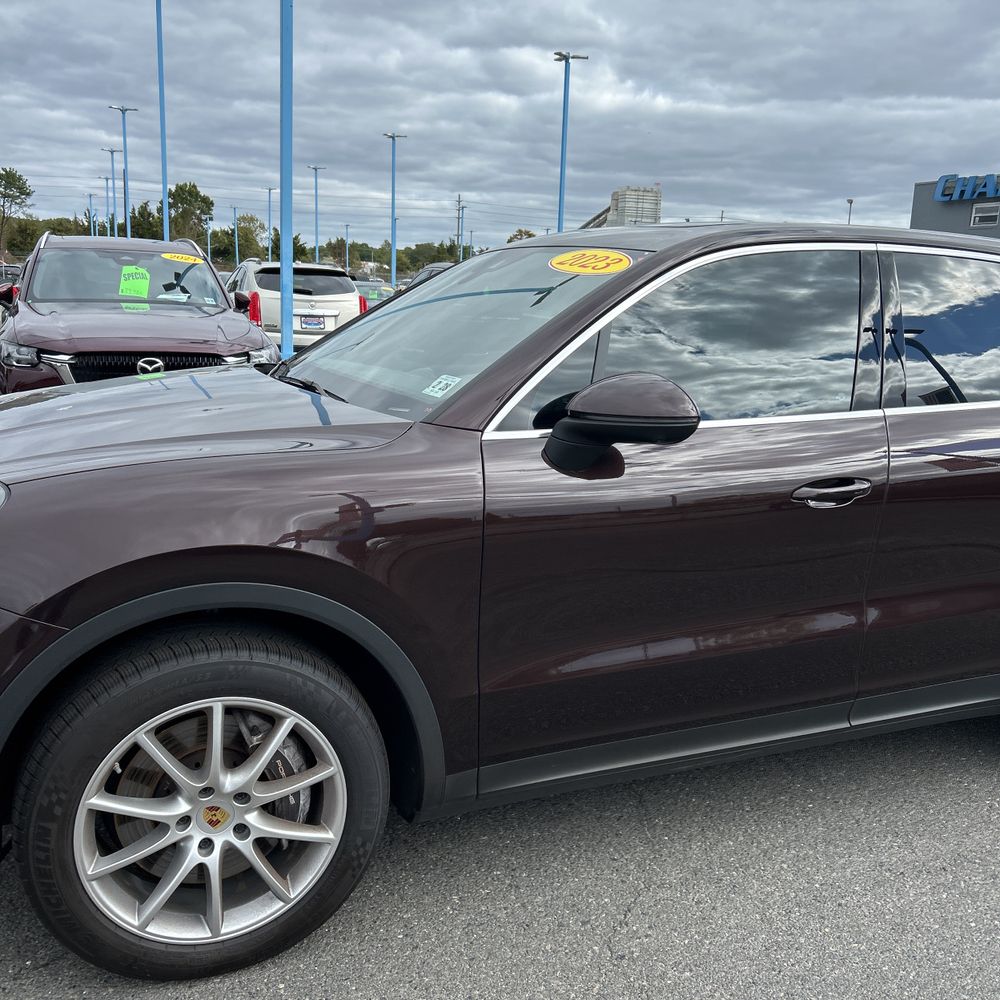 2023 Porsche Cayenne Base