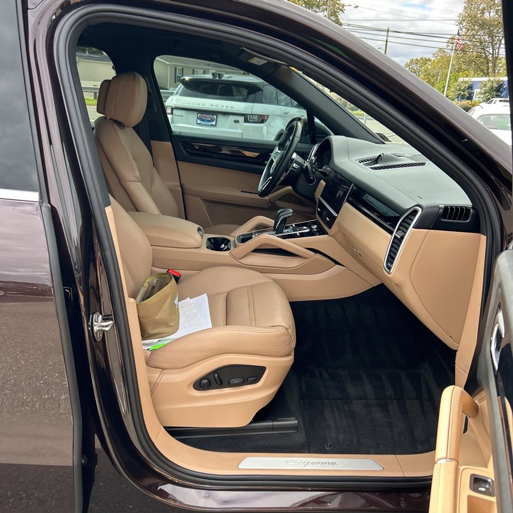 2023 Porsche Cayenne Base