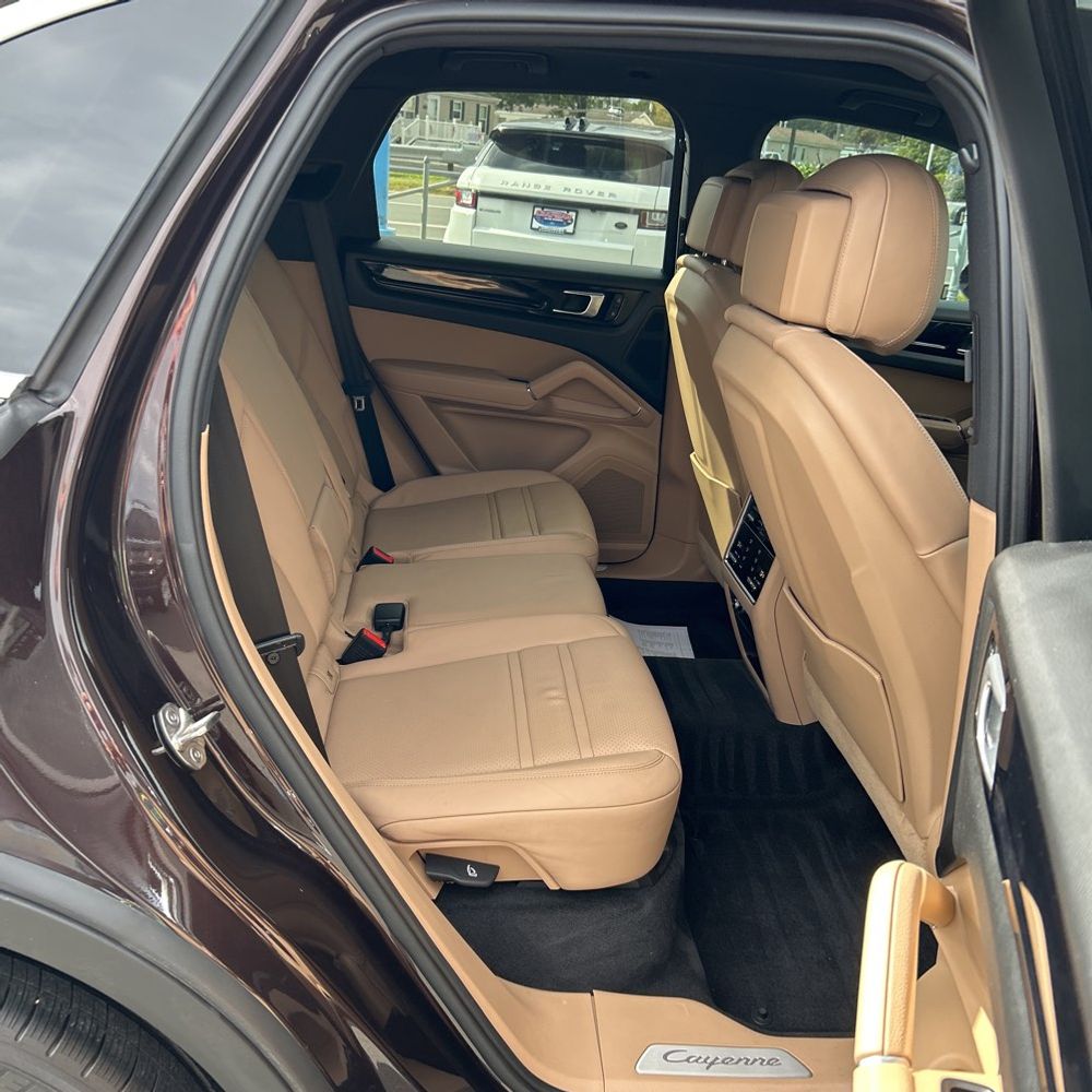 2023 Porsche Cayenne Base