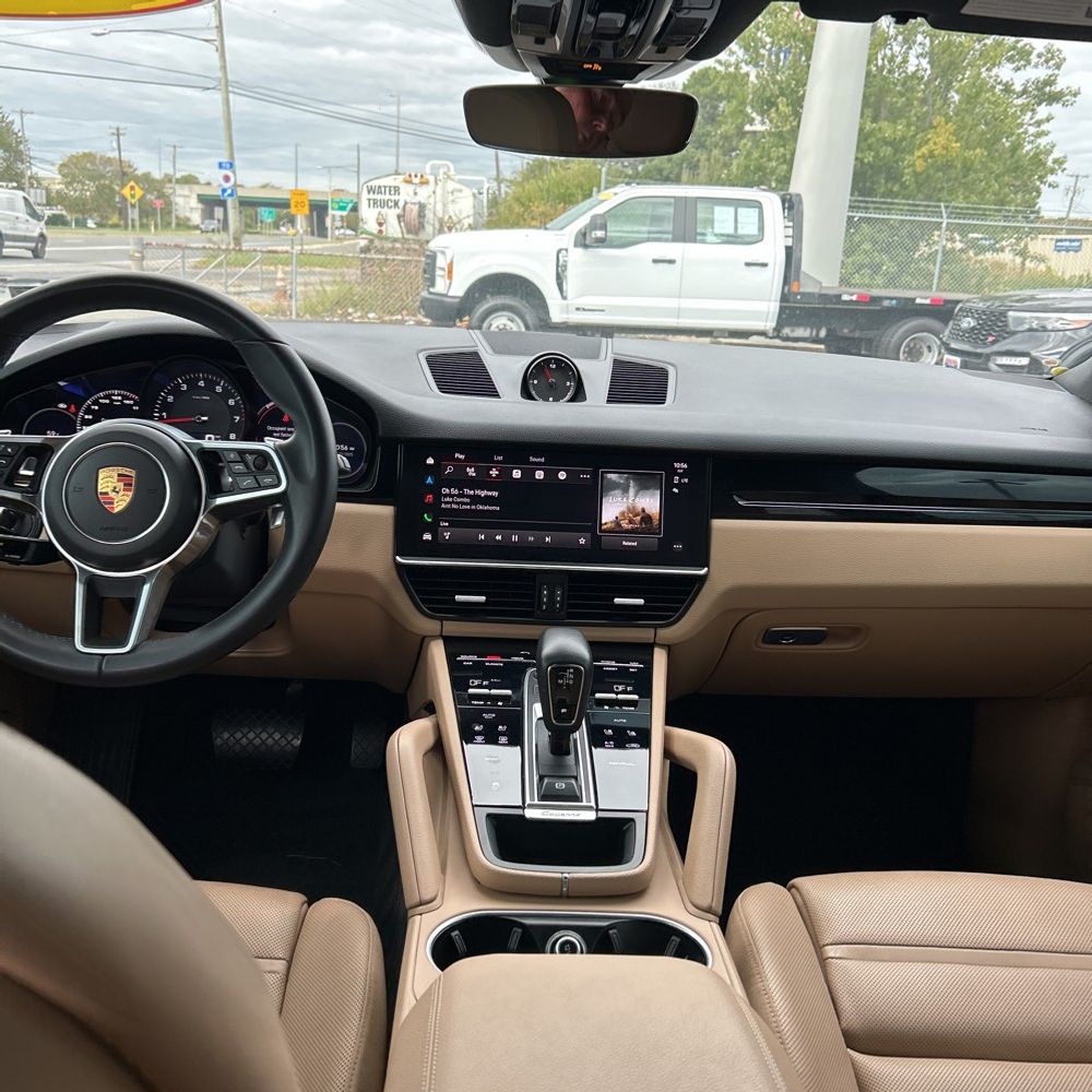 2023 Porsche Cayenne Base