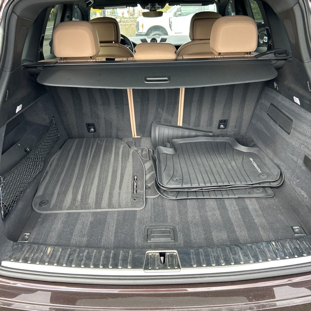 2023 Porsche Cayenne Base