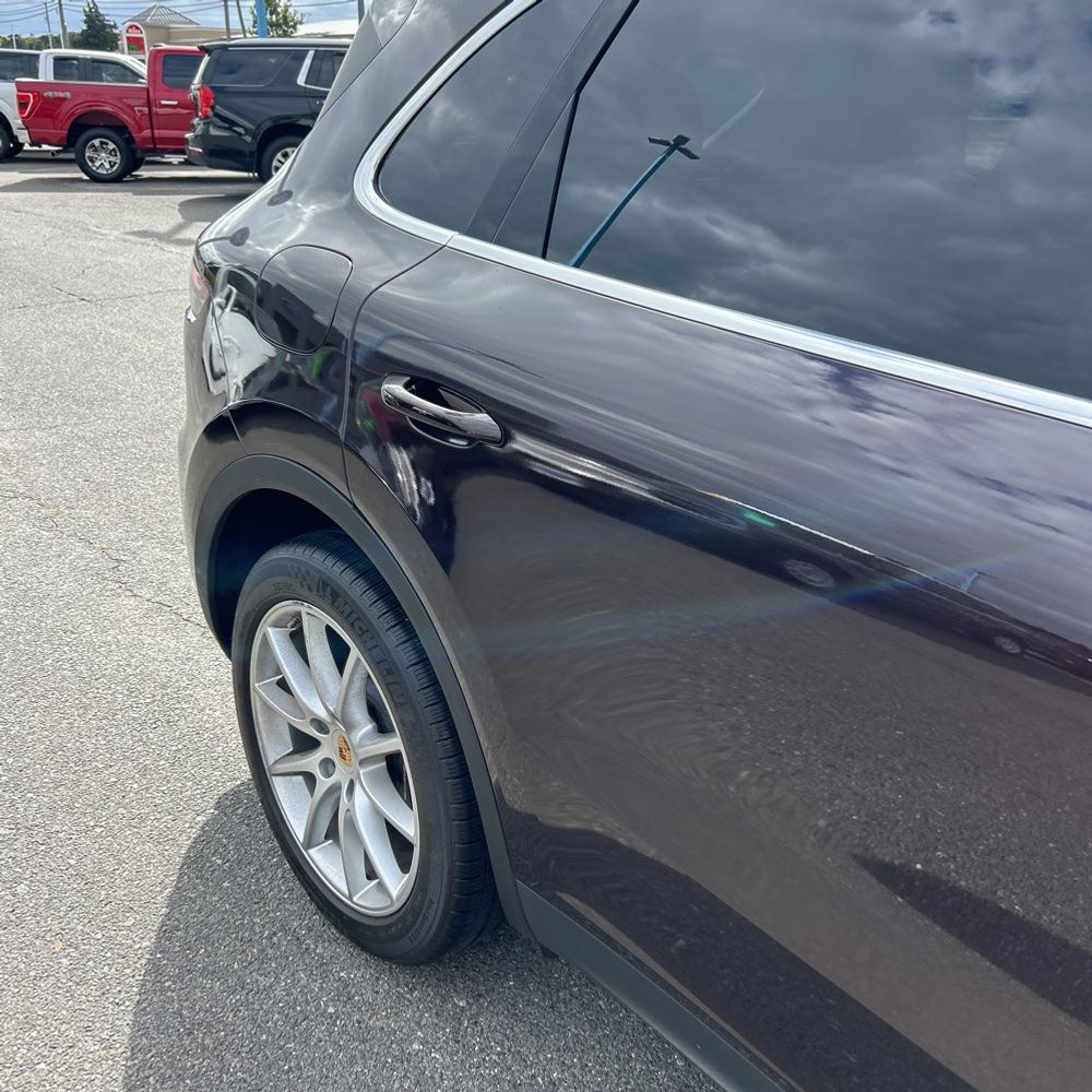2023 Porsche Cayenne Base