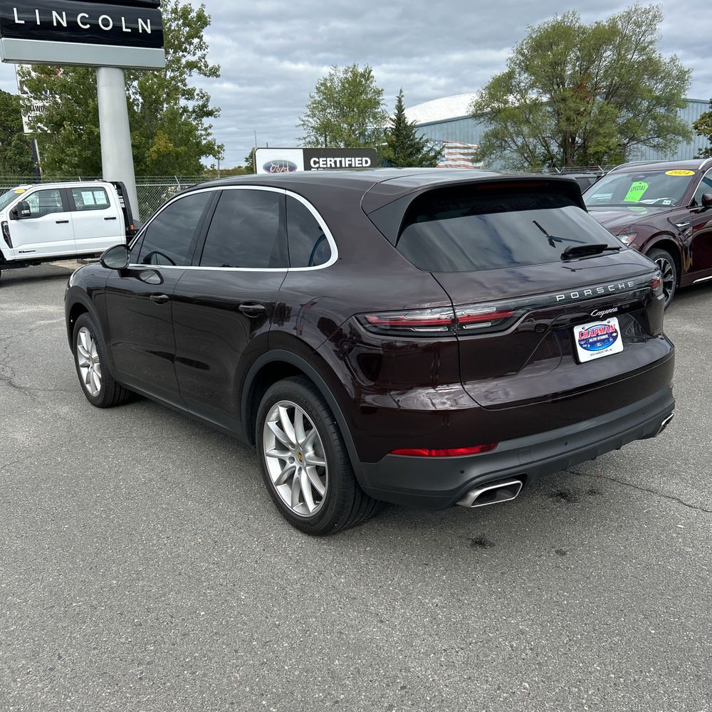 2023 Porsche Cayenne Base