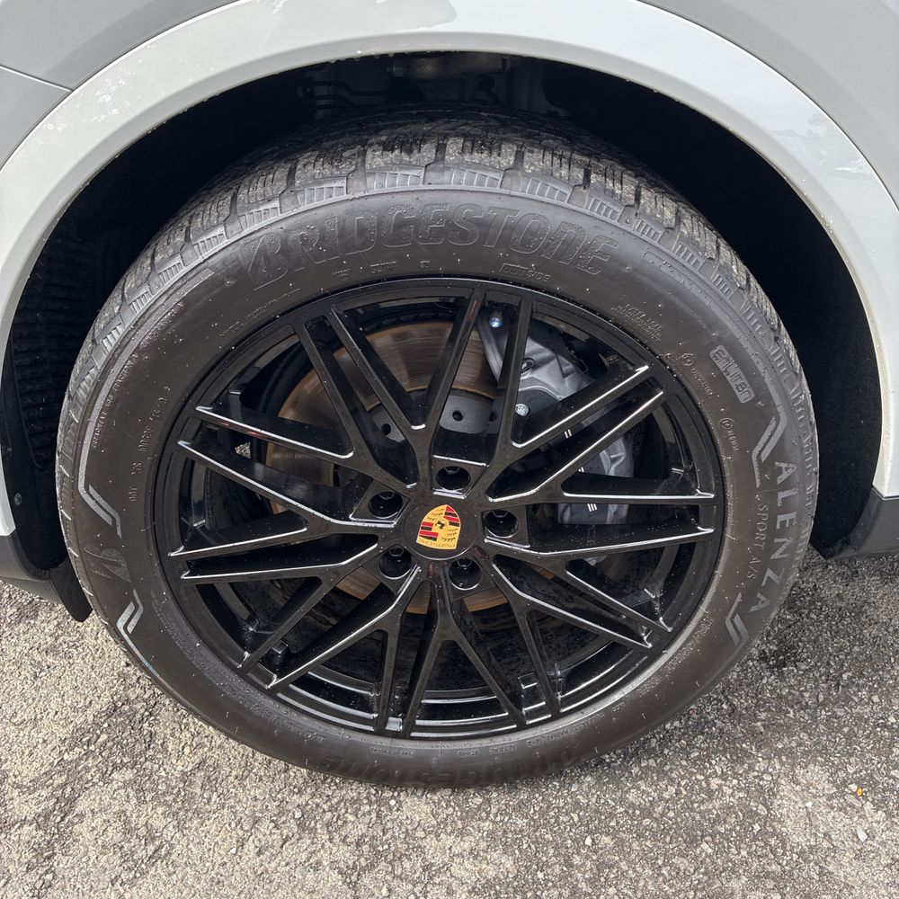 2024 Porsche Cayenne Base