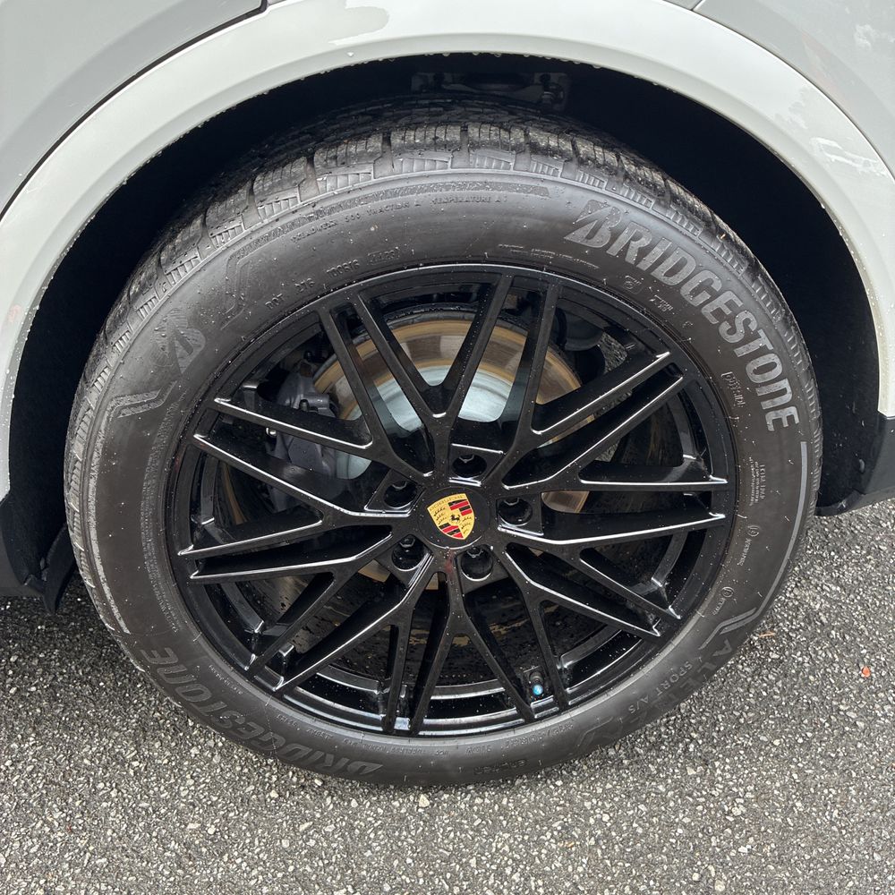 2024 Porsche Cayenne Base