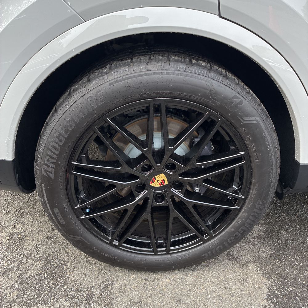 2024 Porsche Cayenne Base
