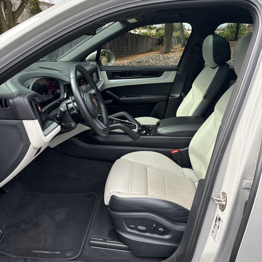 2024 Porsche Cayenne Base