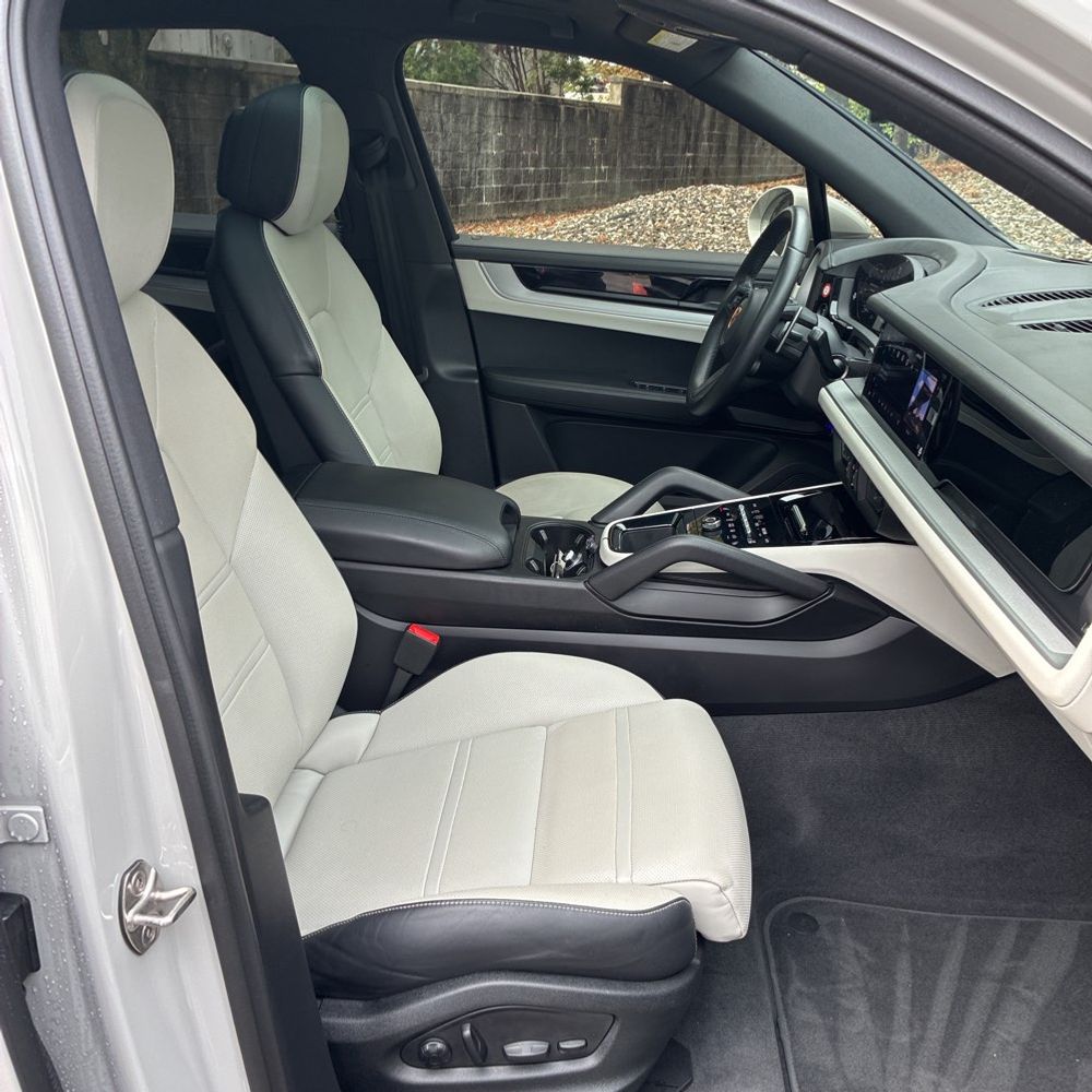 2024 Porsche Cayenne Base