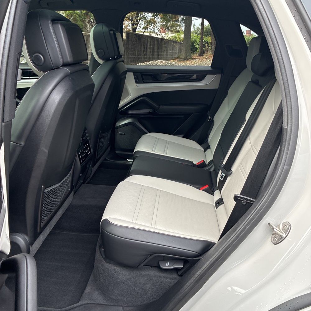 2024 Porsche Cayenne Base