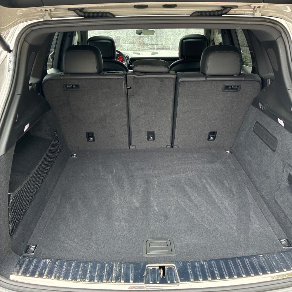 2024 Porsche Cayenne Base