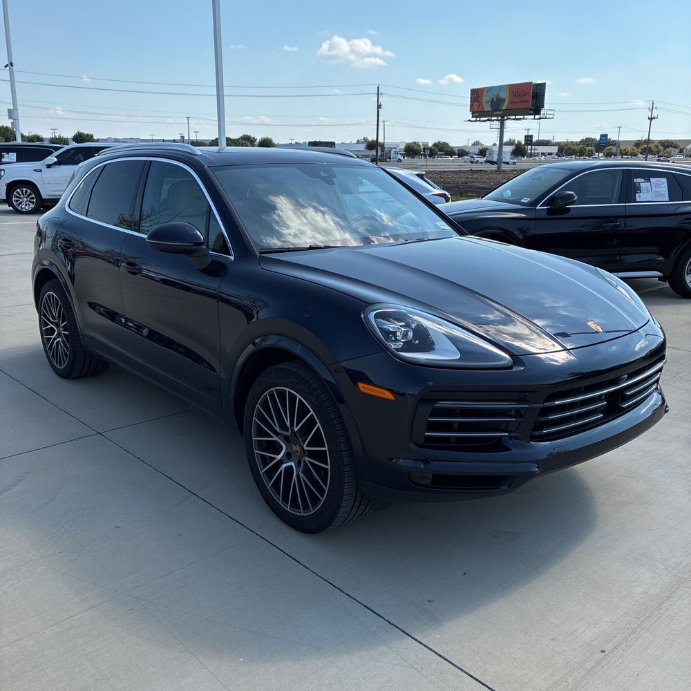 2022 Porsche Cayenne Base