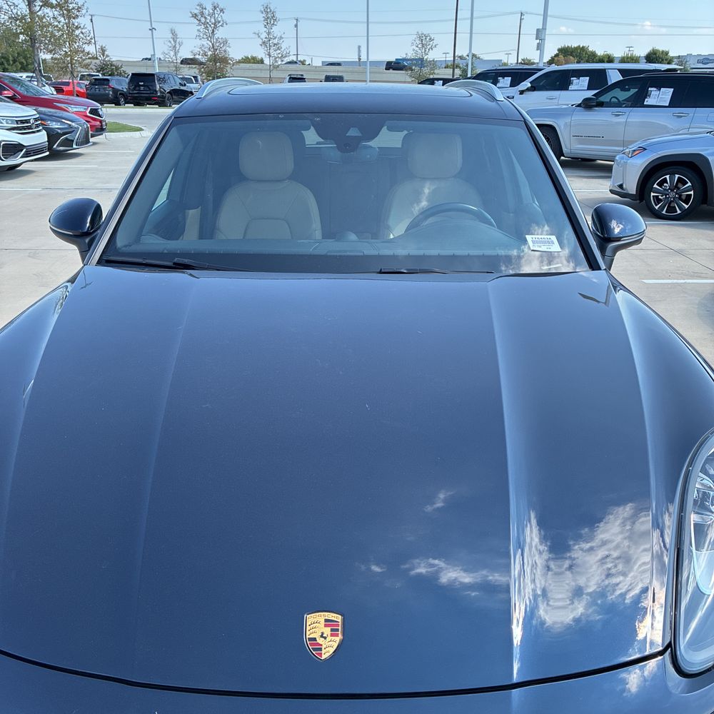 2022 Porsche Cayenne Base