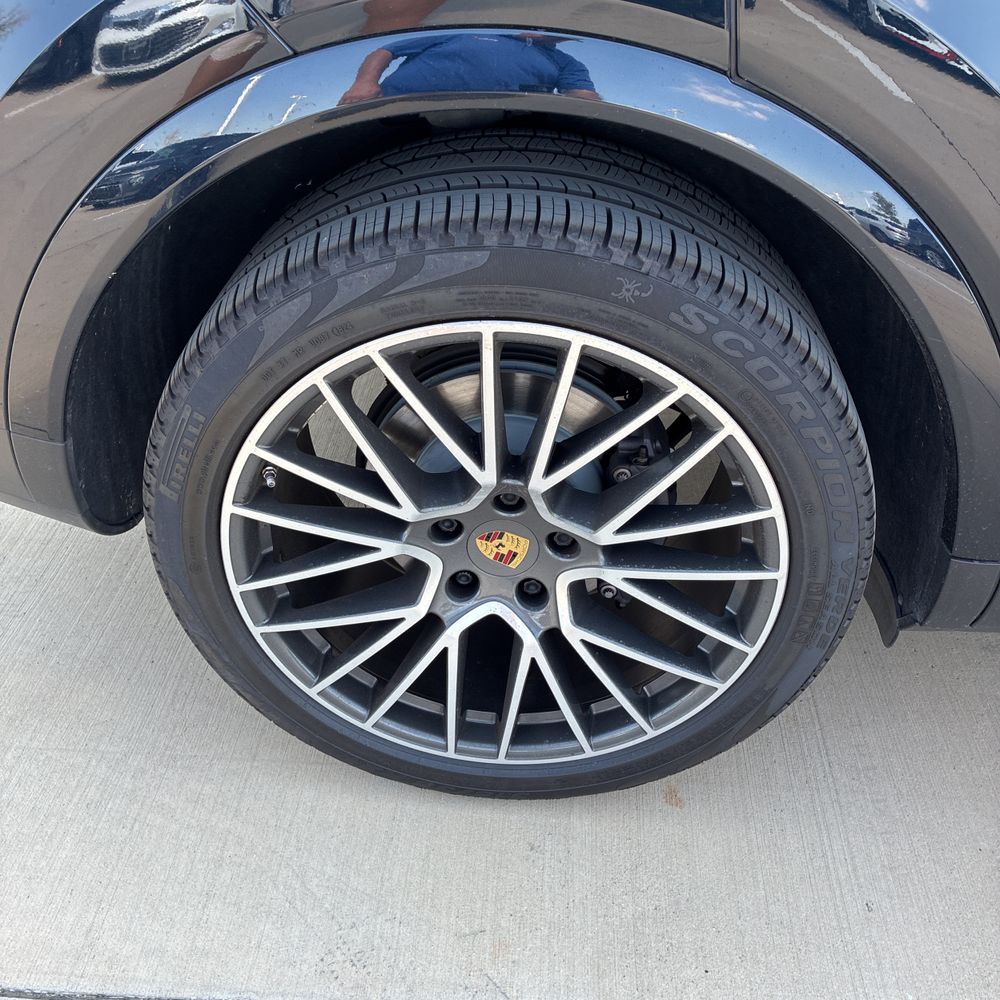 2022 Porsche Cayenne Base