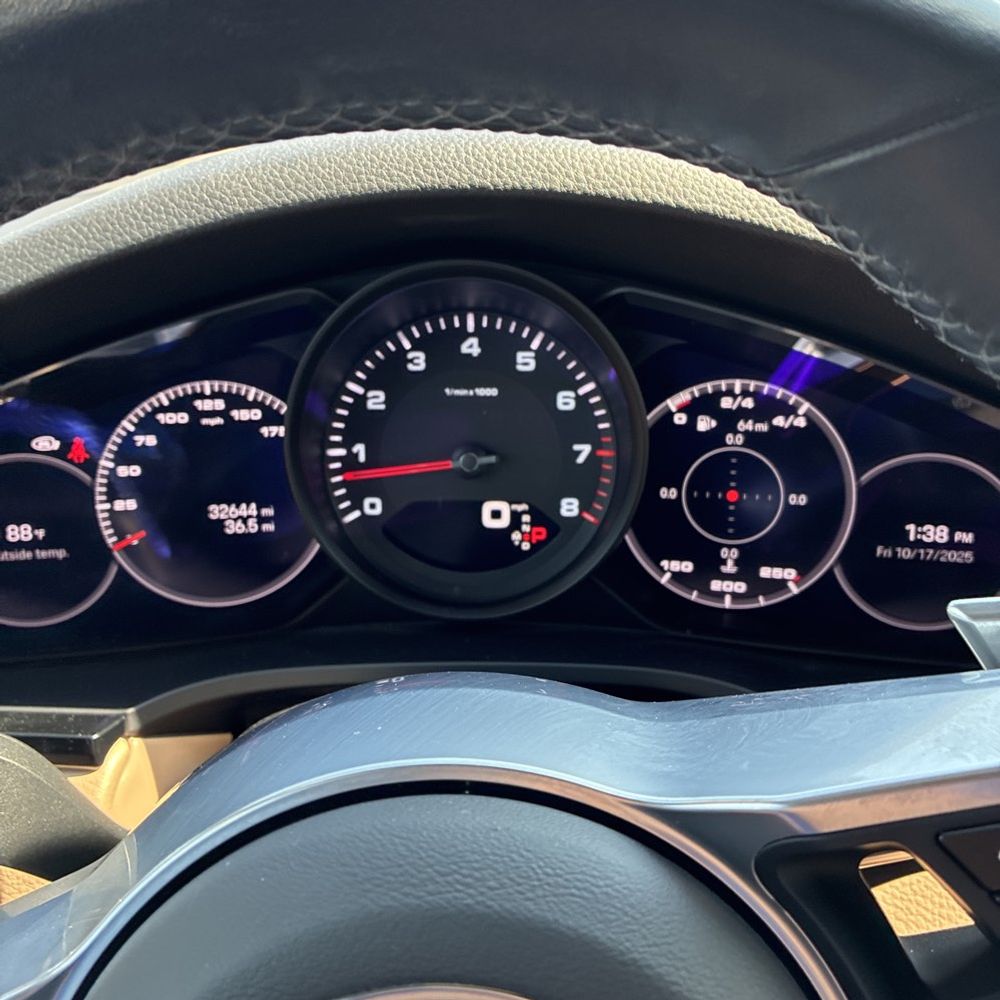 2022 Porsche Cayenne Base