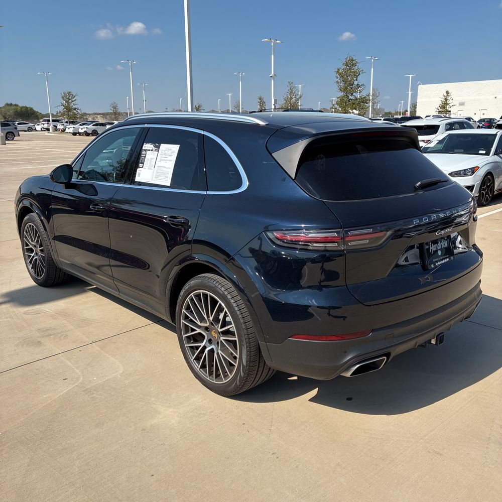 2022 Porsche Cayenne Base