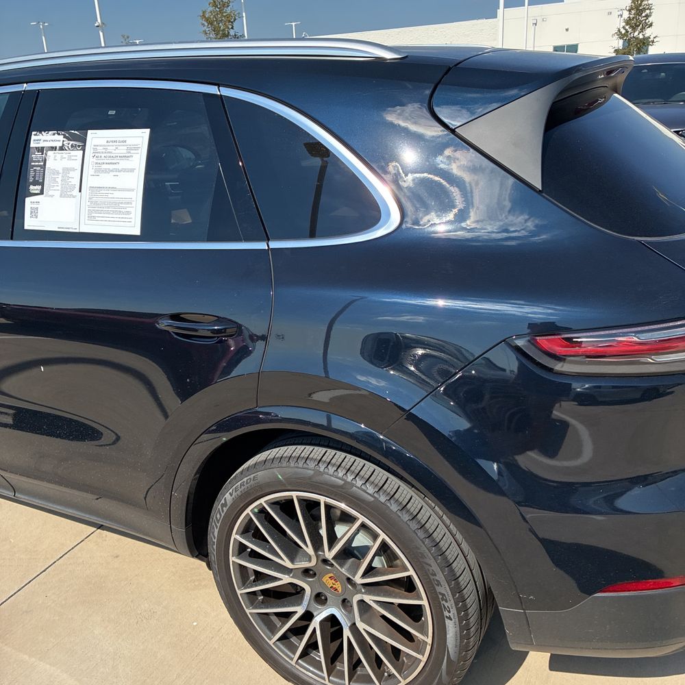 2022 Porsche Cayenne Base