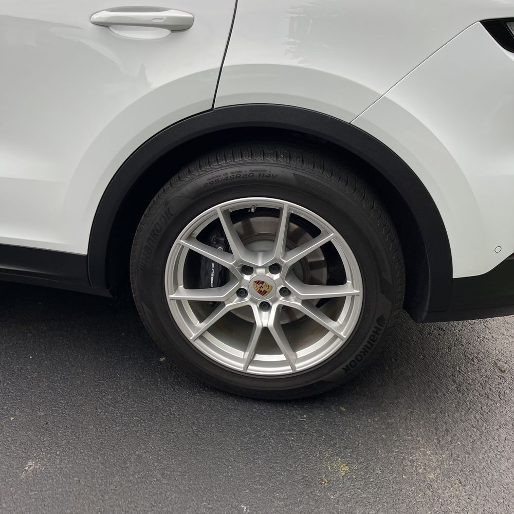 2024 Porsche Cayenne Base