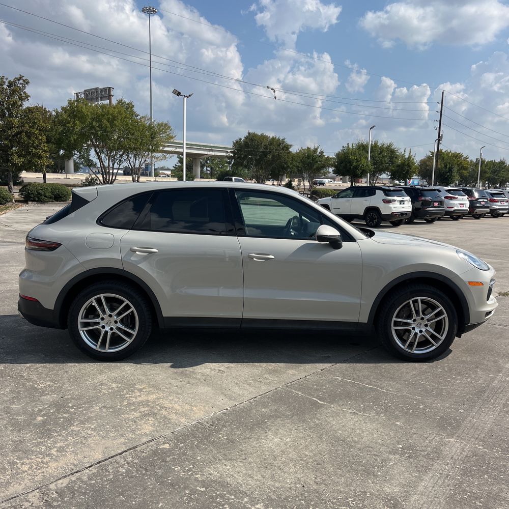 2021 Porsche Cayenne Base