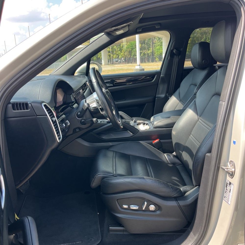 2021 Porsche Cayenne Base