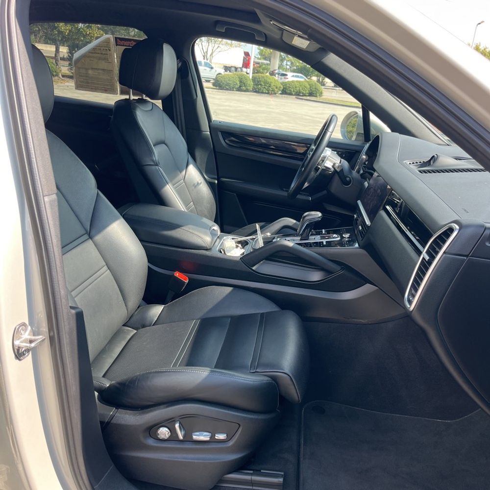 2021 Porsche Cayenne Base