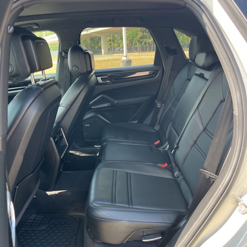 2021 Porsche Cayenne Base
