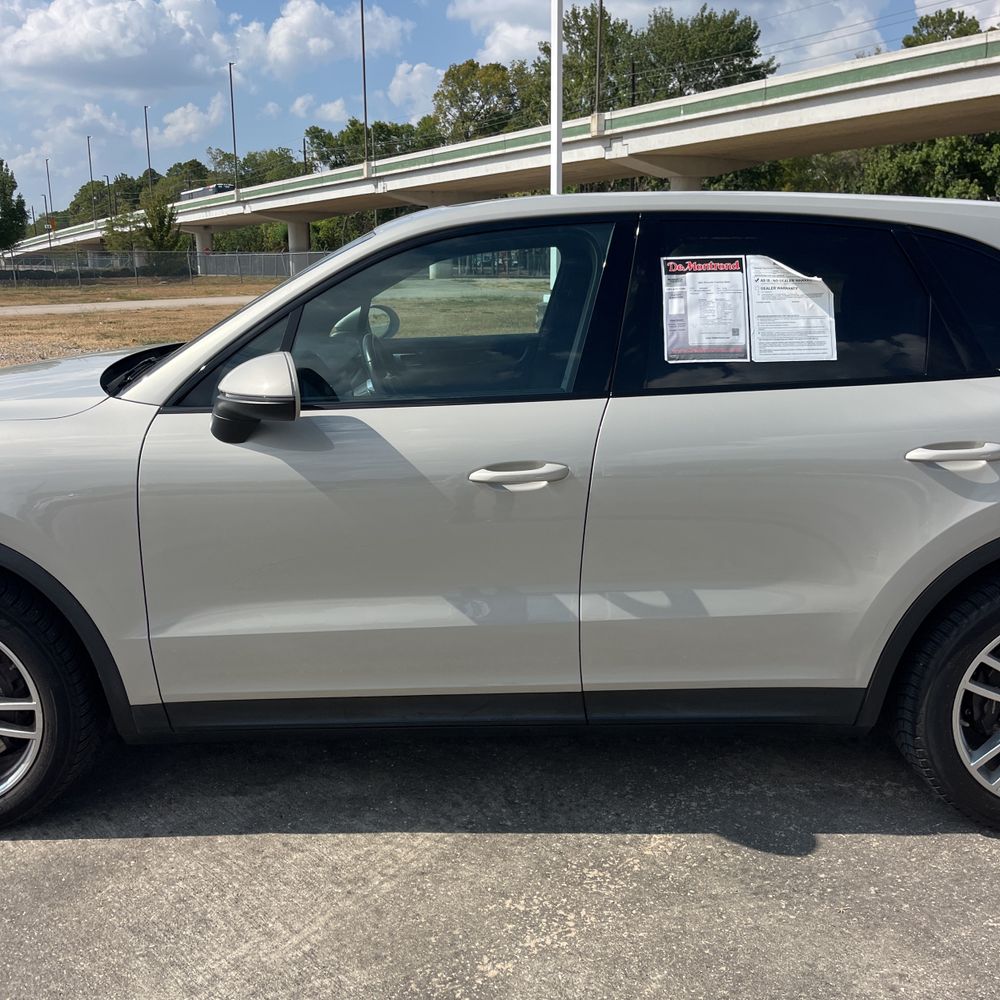 2021 Porsche Cayenne Base