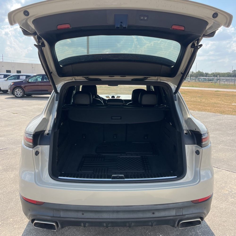 2021 Porsche Cayenne Base