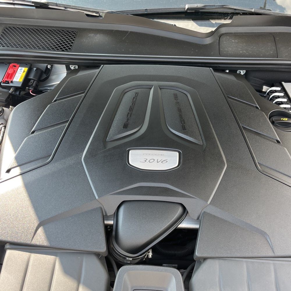 2021 Porsche Cayenne Base